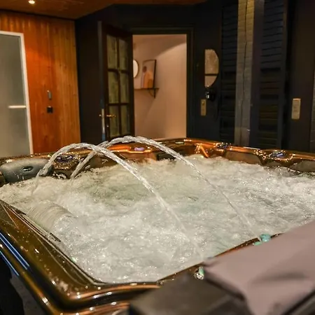 Piscine Jacuzzi Etang ,la Casa Del Cookie 2 *
